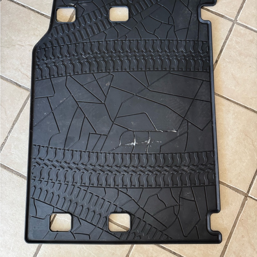 Jeep Wrangler eX4 2022 Rubicon, all weather maps. Front, rear and cargo.
